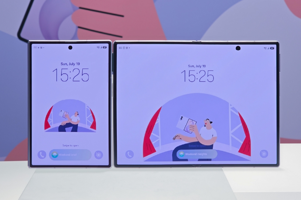 Samsung Galaxy Z Fold8 — внешний 5,5-дюймовый и внутренний 7,6-дюймовый экраны