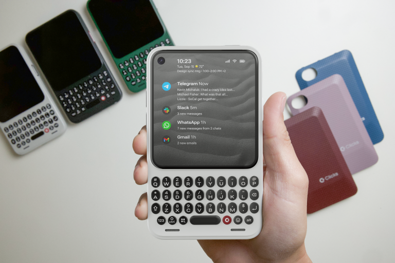 Clicks Communicator отримав Android 17 і фізичну клавіатуру: названі фінальні характеристики та ціна